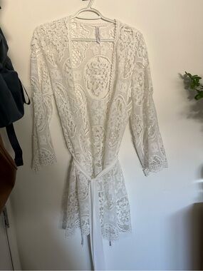 Anthropologie White bridal Lace Robe with Tie Belt